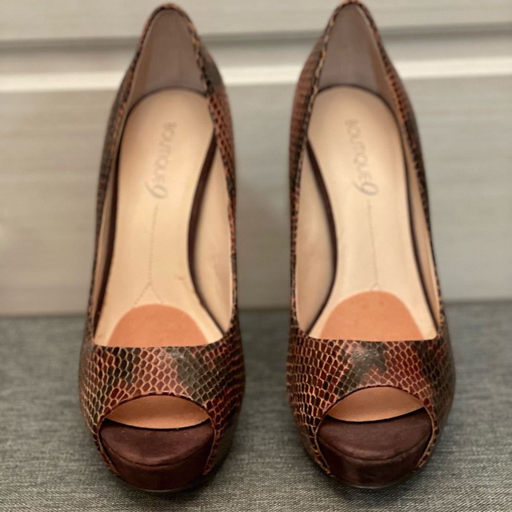Brand new Boutique 9 reptile leather peep toe platform bottom heels. Size 7